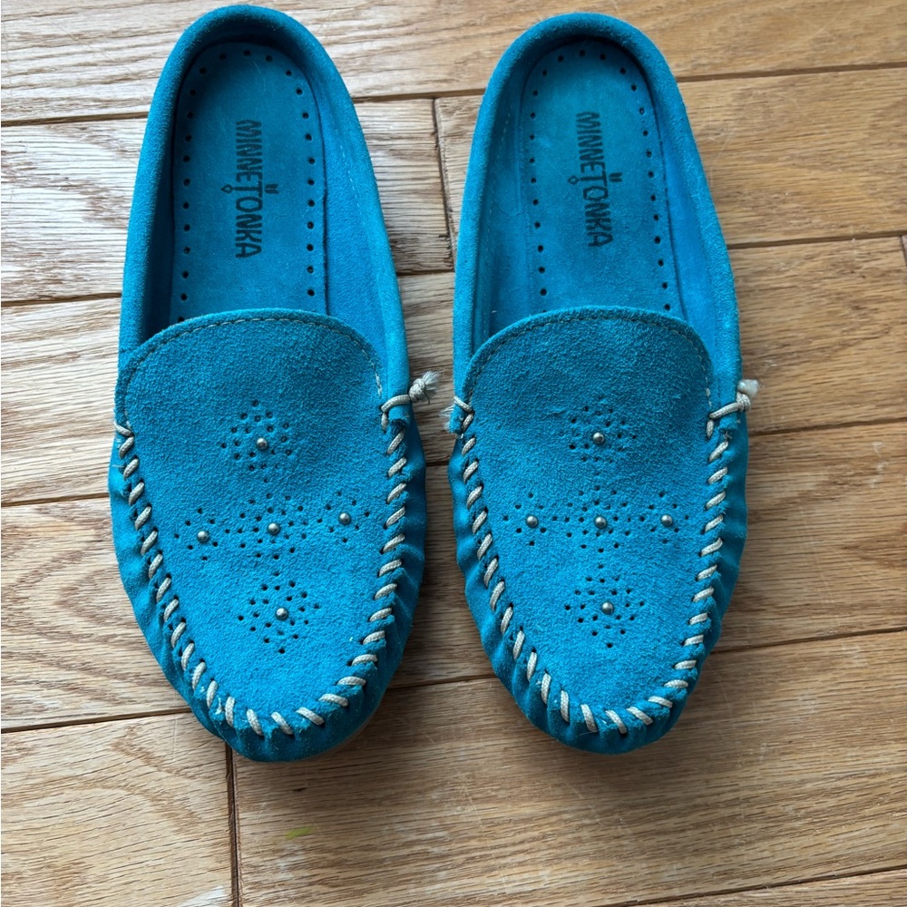 Minnetonka Blue Moccasin slides with Whipstitch Detail